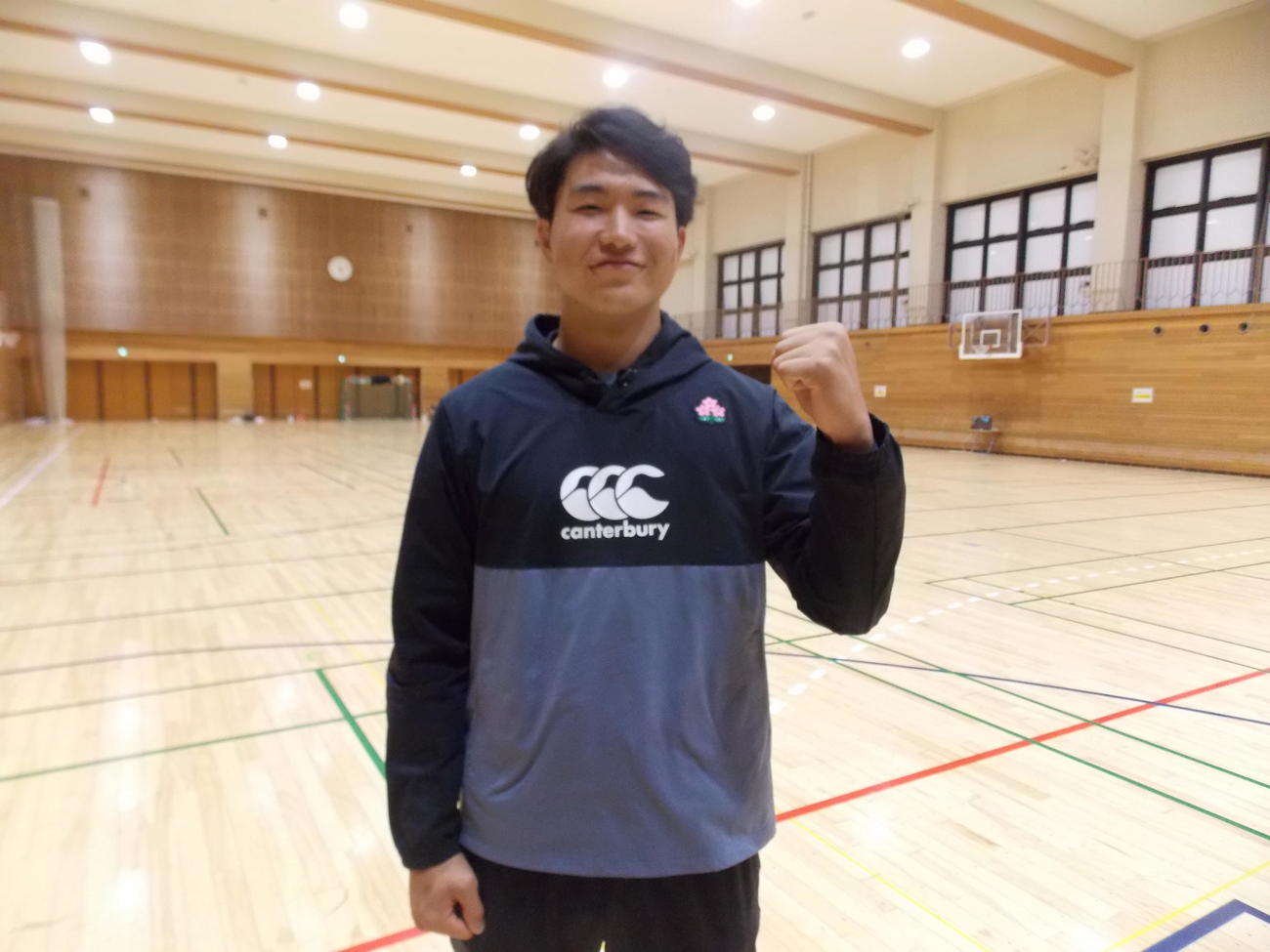 高校日本代表の直前合宿でポーズを決める城央祐（撮影・松本航）