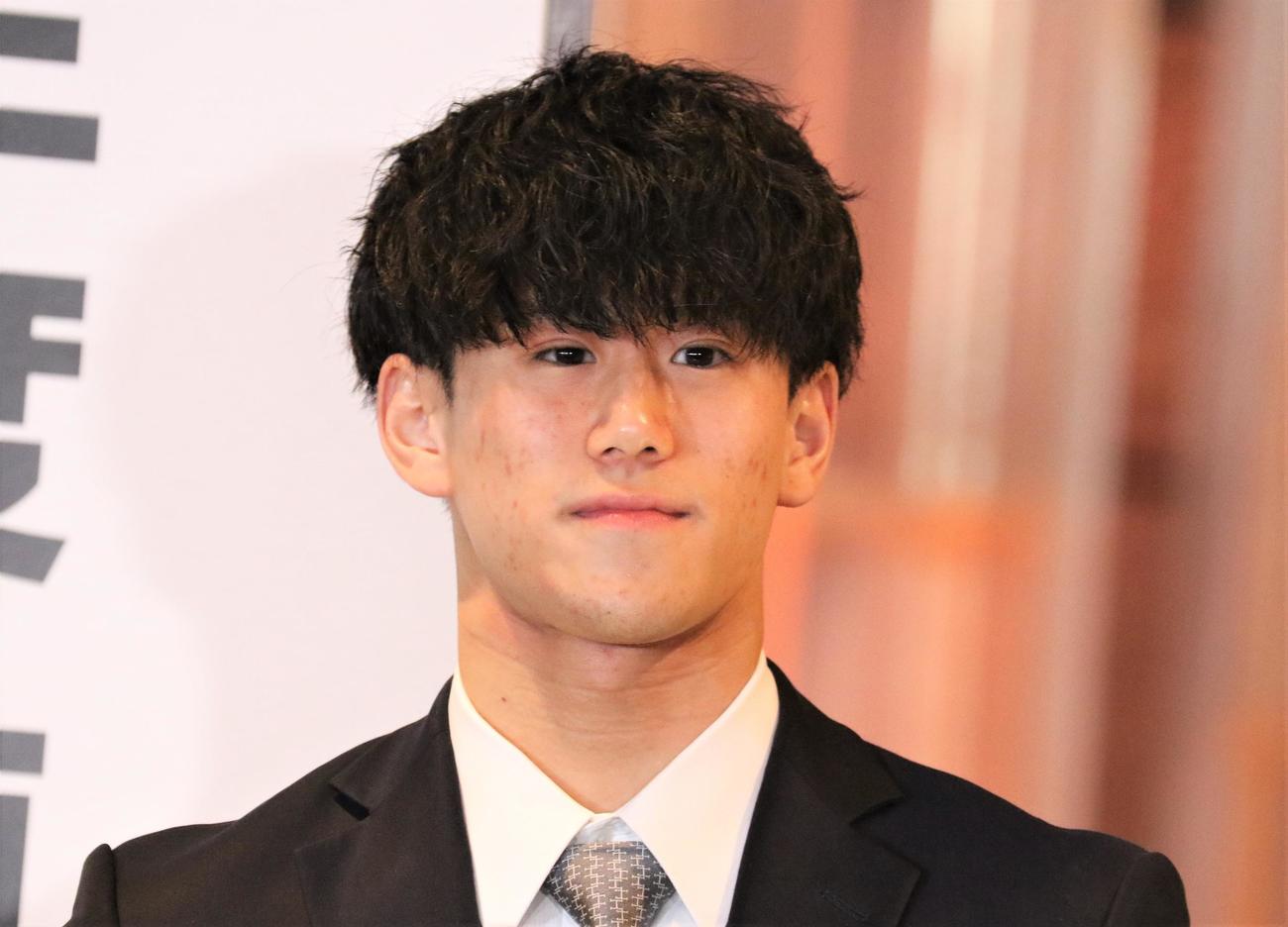 順大の卒業式に出席した体操男子の橋本（撮影・藤塚大輔）