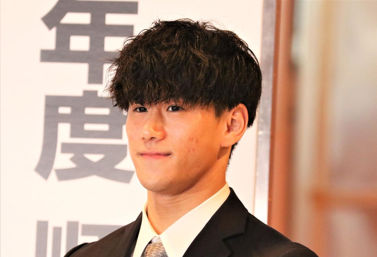 順大の卒業式に出席した体操男子の橋本（撮影・藤塚大輔）