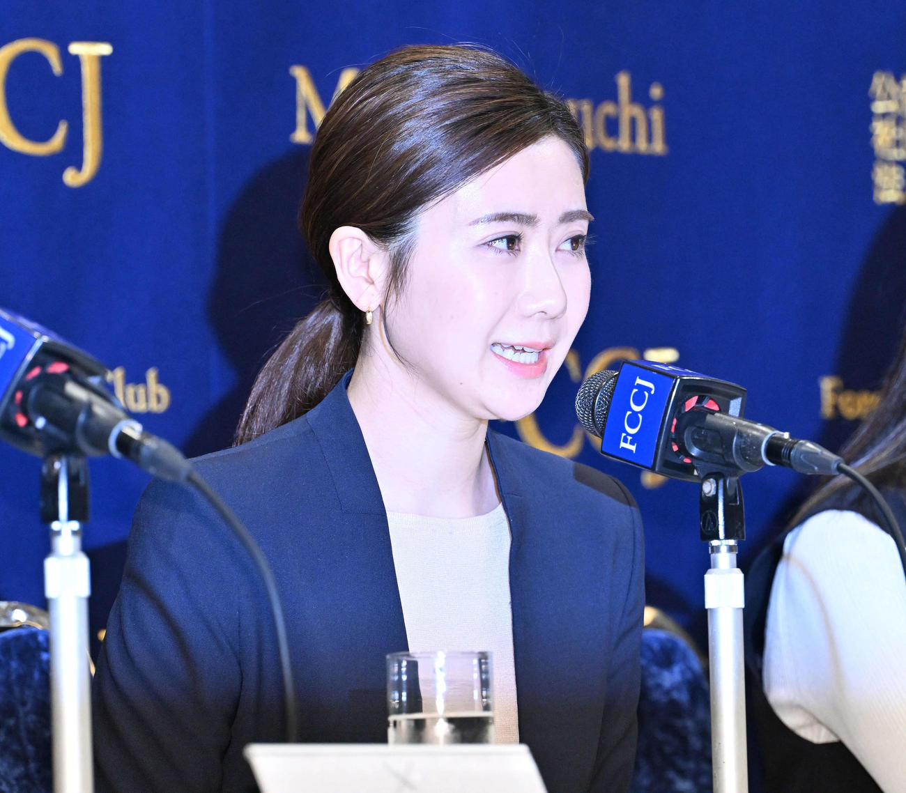 会見に臨む福原愛さん（撮影・滝沢徹郎）