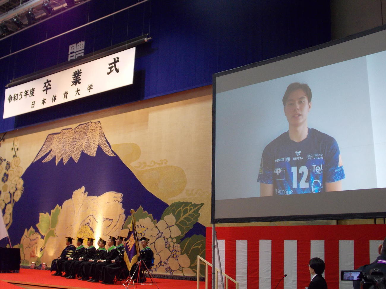 日体大の理事長賞を受賞し、卒業式でビデオメッセージを寄せた高橋藍（撮影・松本航）