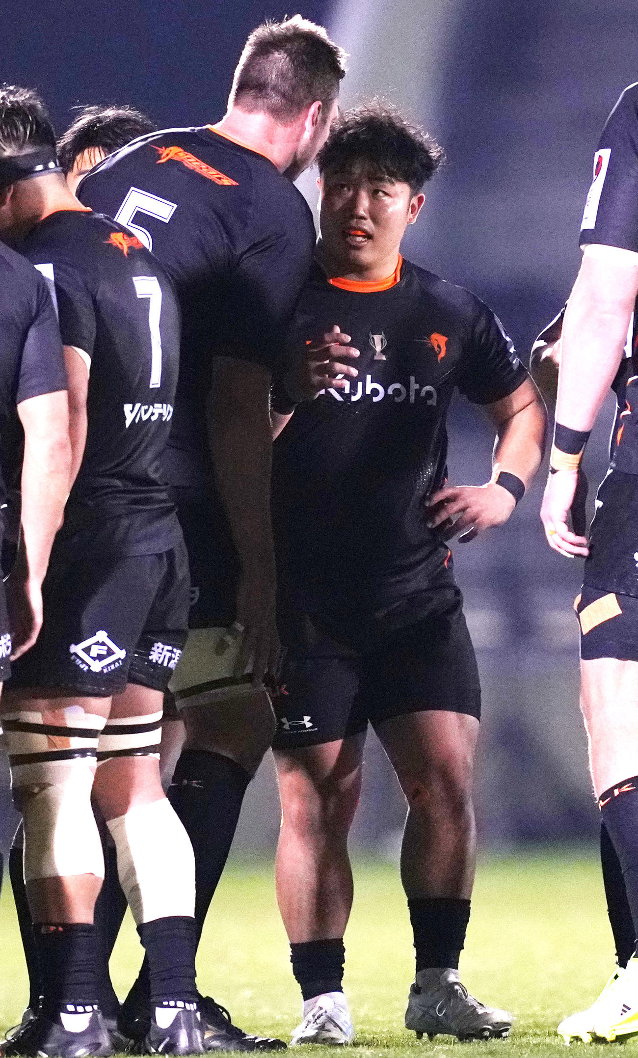 横浜対東京ベイ　後半、途中出場した東京ベイ江良（撮影・横山健太）