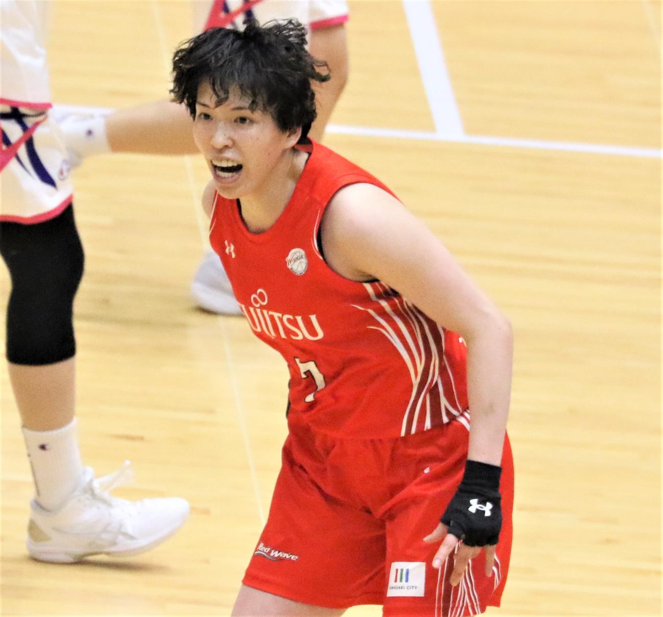 Wリーグ富士通対シャンソン　チームメートに声をかける富士通・林（撮影・藤塚大輔）