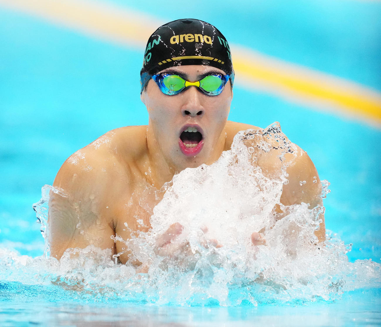 パリ五輪代表選考会の男子400メートル個人メドレー予選に臨む本多（撮影・江口和貴）