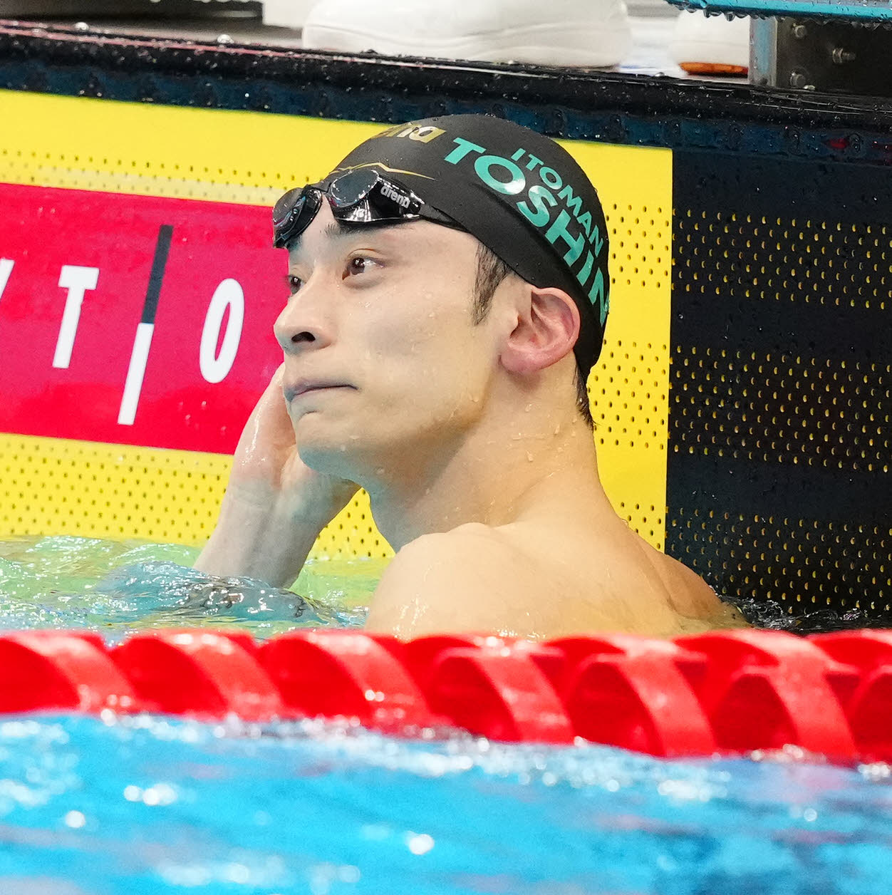 パリ五輪代表選考会の男子100メートル背泳ぎ予選に臨んだ入江（撮影・江口和貴）