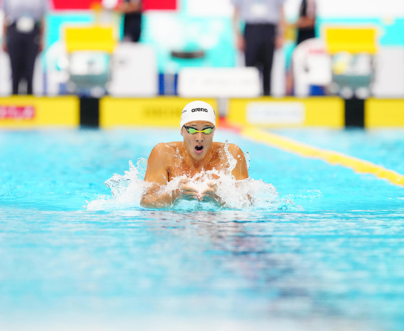 パリ五輪代表選考会の男子400メートル個人メドレー予選で力泳する瀬戸（撮影・江口和貴）