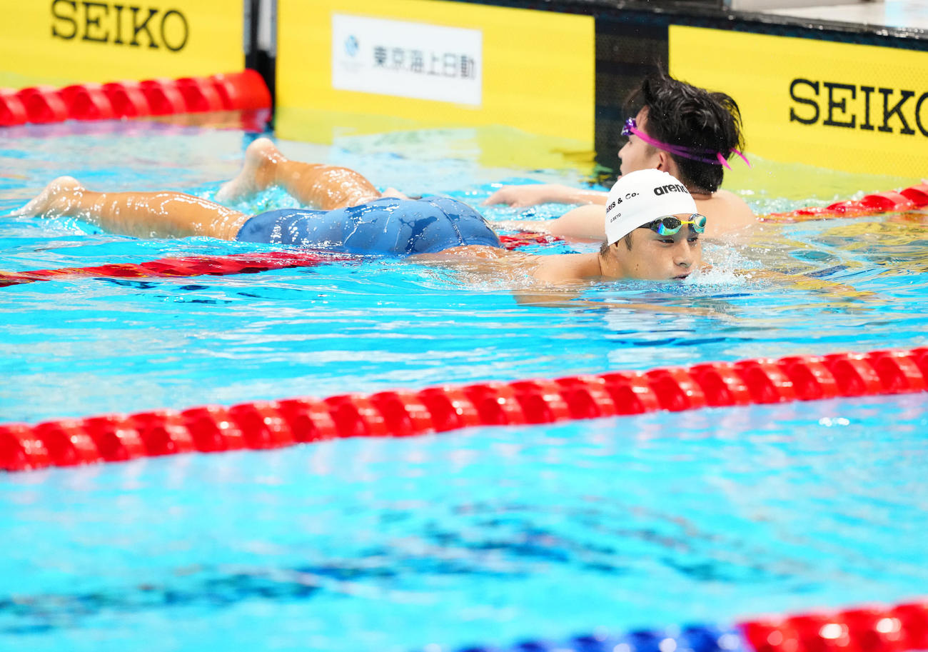 パリ五輪代表選考会の男子400メートル個人メドレー決勝後、厳しい表情の瀬戸（撮影・江口和貴）