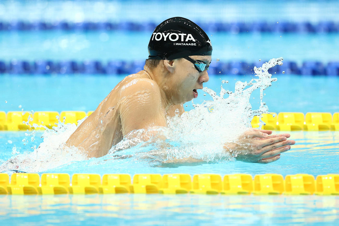 男子200メートル平泳ぎ準決勝　力泳する渡辺（撮影・河田真司）