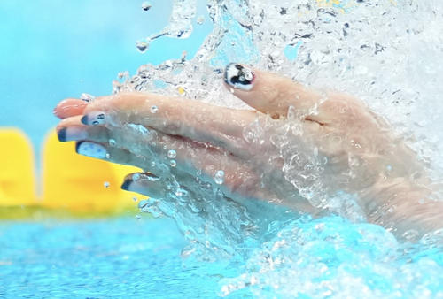【競泳】33歳鈴木聡美のカラフルネイルの理由は？非五輪種目の50平でも予選トップで決勝へ