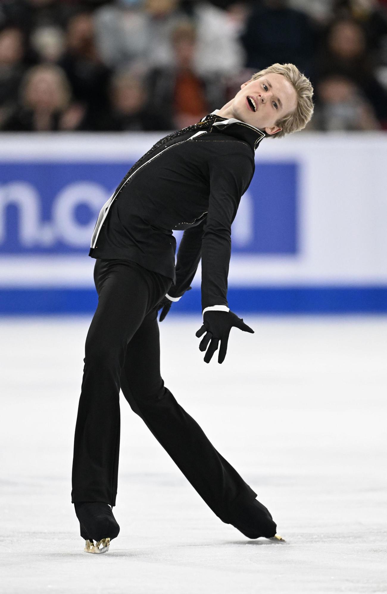 男子フリーで演技するイリア・マリニン。初優勝を果たした＝モントリオール（共同）