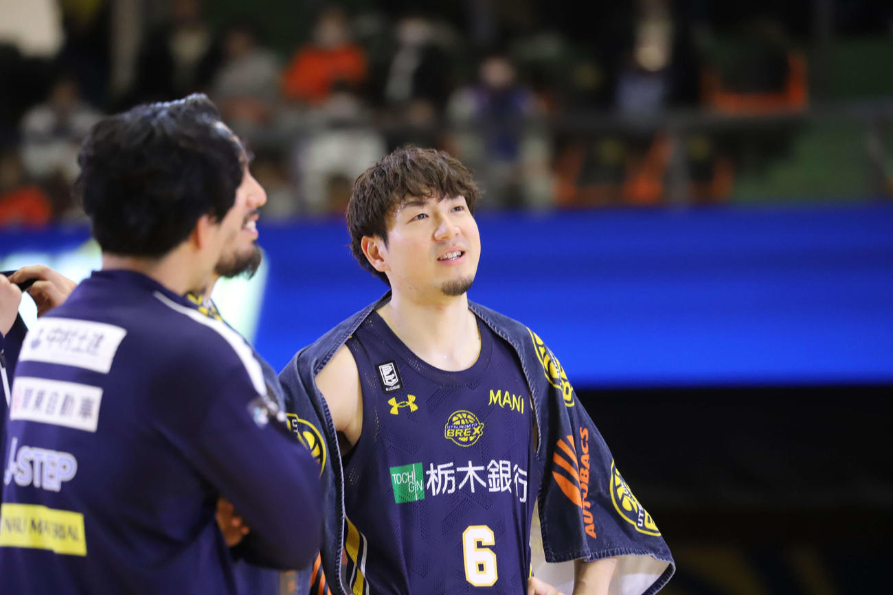 宇都宮対仙台　チーム最多の19得点をマークした宇都宮比江島慎は試合後にほっとした表情を浮かべる（撮影・沢田啓太郎）