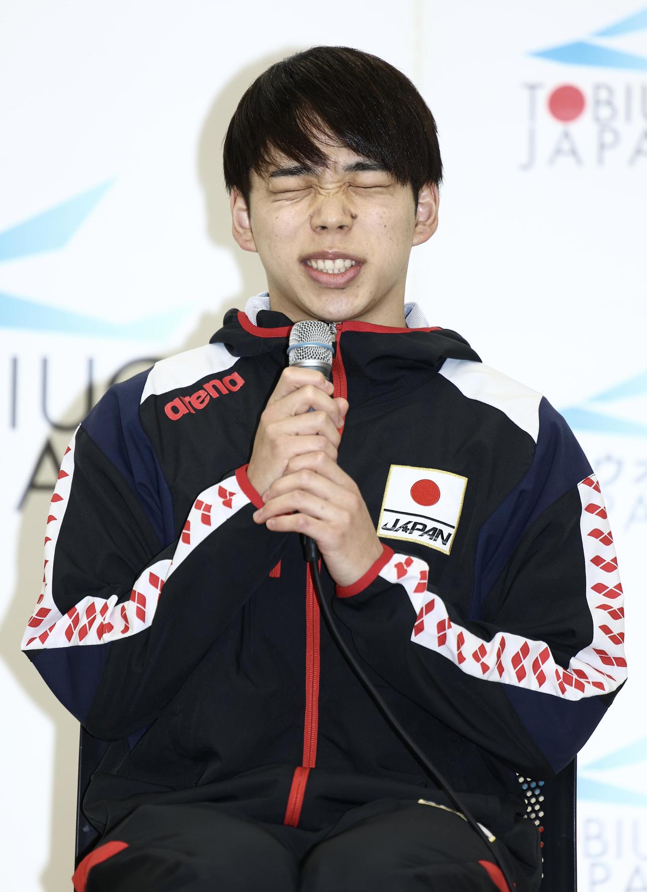 あいさつする寺門（撮影・河田真司）