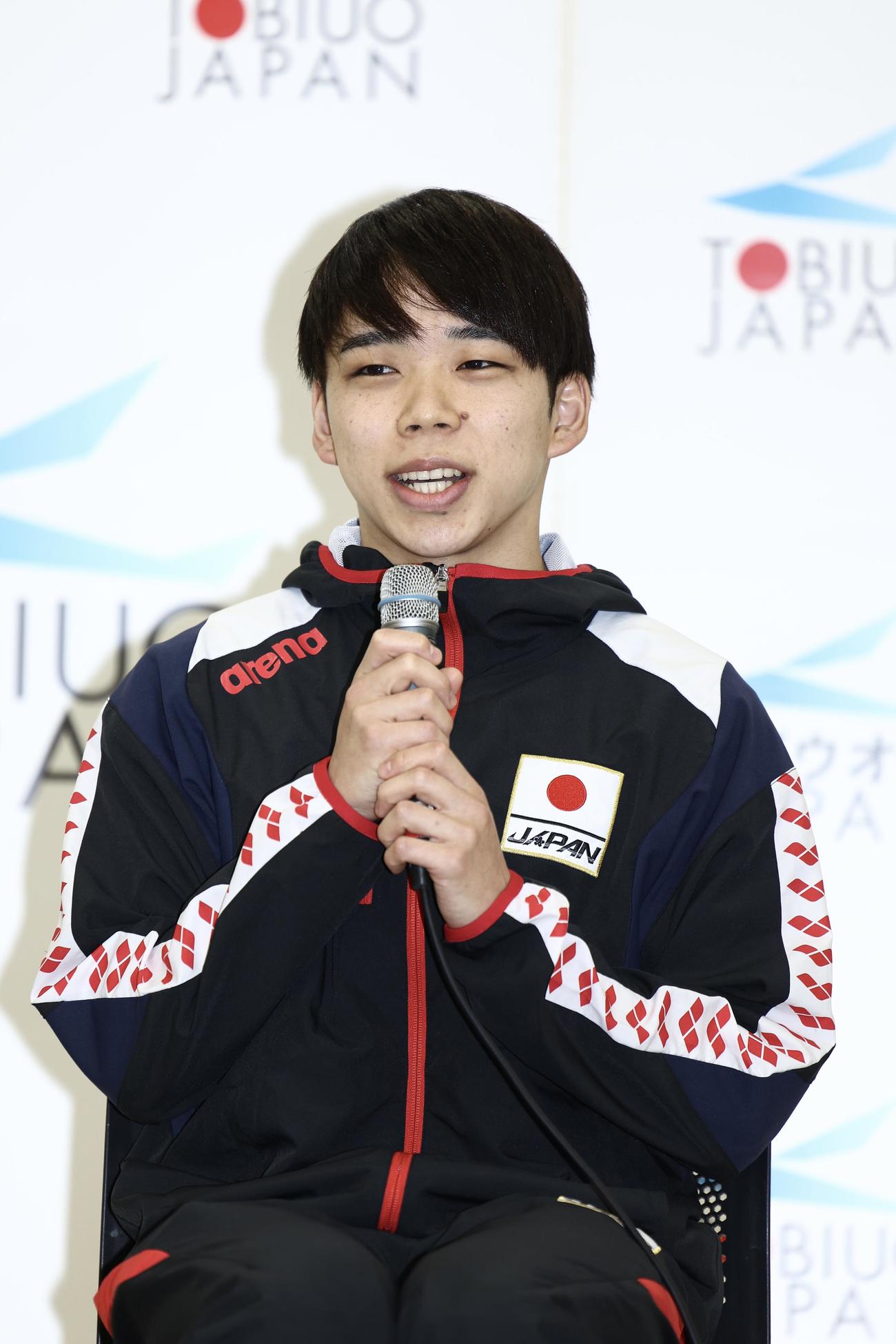 あいさつする寺門（撮影・河田真司）