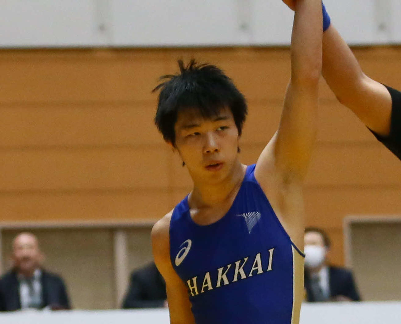 フォール勝ちを収めた51キロ級長谷川