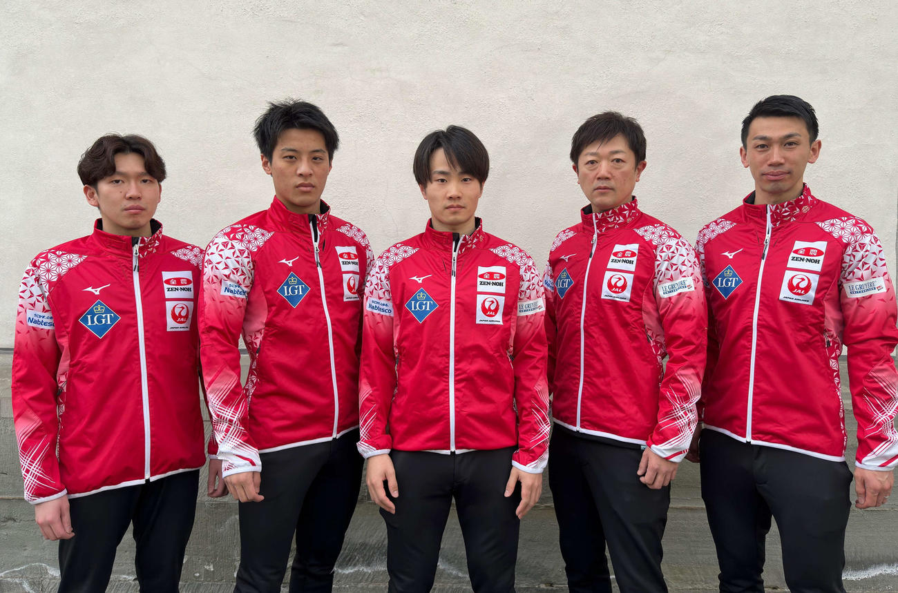 世界選手権に挑む男子日本代表メンバー（左から中原、敦賀、大内、阿部、清水、提供写真）(C)JCA