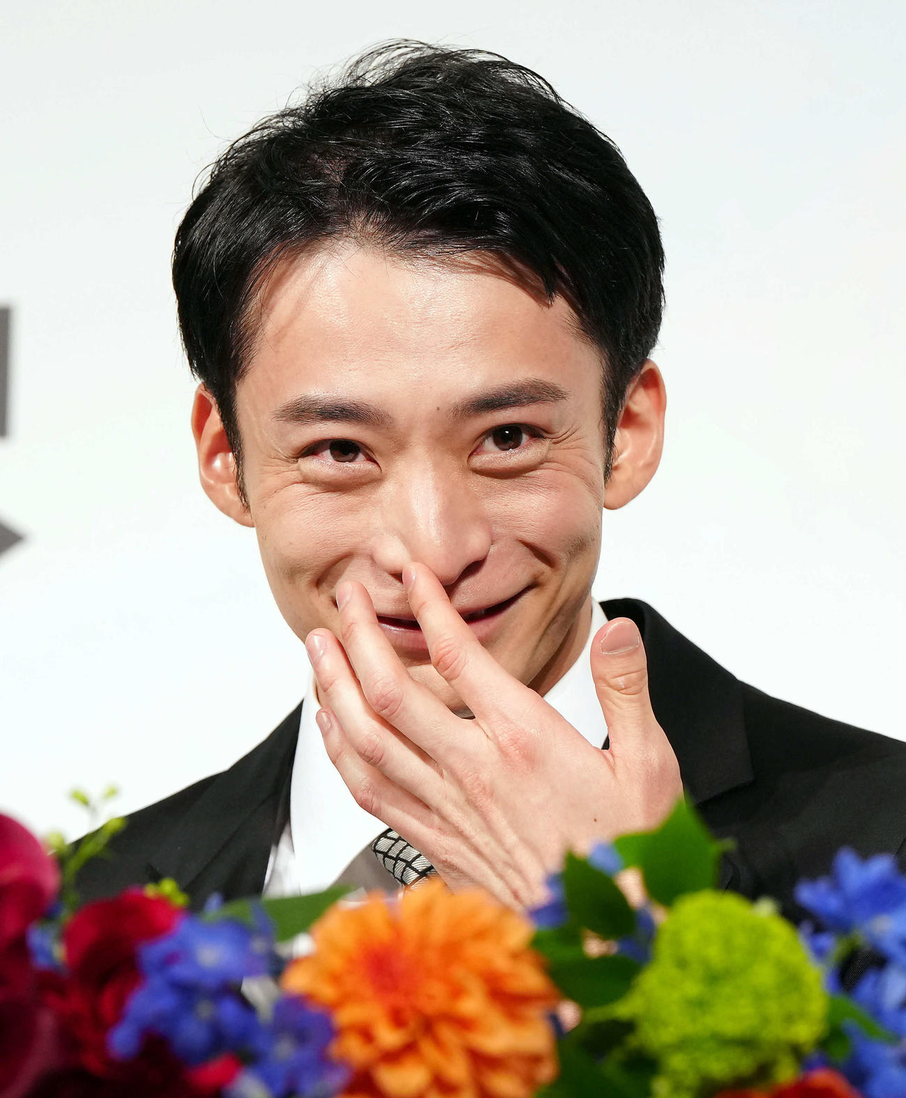 現役引退会見で涙ぐむ競泳の入江（撮影・たえ見朱実）