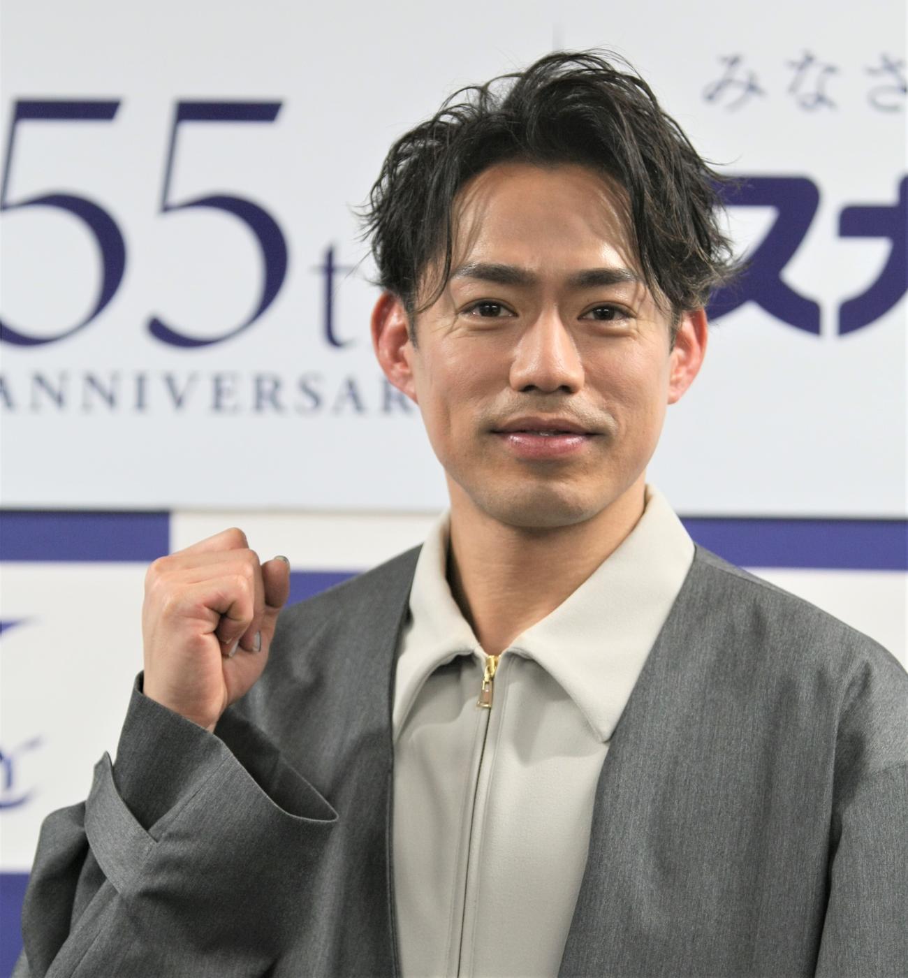 スカイコート創業55周年記念プロジェクトで公式アンバサダーを務め、フルリノベーションした物件の発表会見に出席したプロフィギュアスケーターの高橋大輔さん（撮影・藤塚大輔）