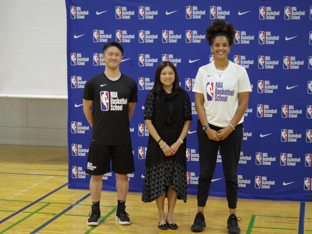 （写真左から）ERUTLUC代表の鈴木良和氏、NBAアジアマーケティング＆コミュニケーション担当のシーラ・ラス氏、NBAアジアのナタリア・アンドレ氏