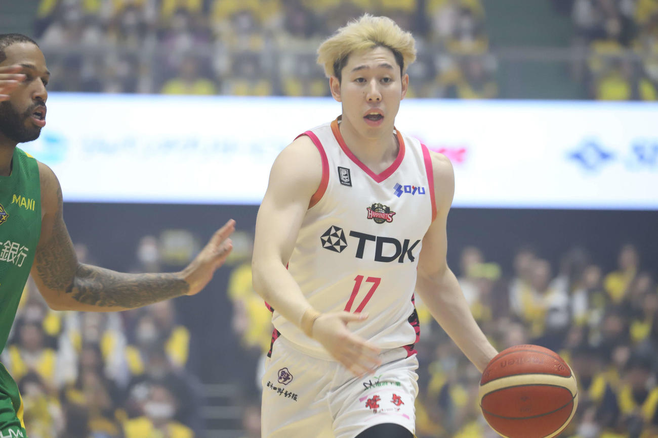 宇都宮対秋田　16得点9アシスト7リバウンドで活躍し、連勝中の宇都宮をあと1歩まで追い詰めた秋田の中山（撮影・沢田啓太郎）