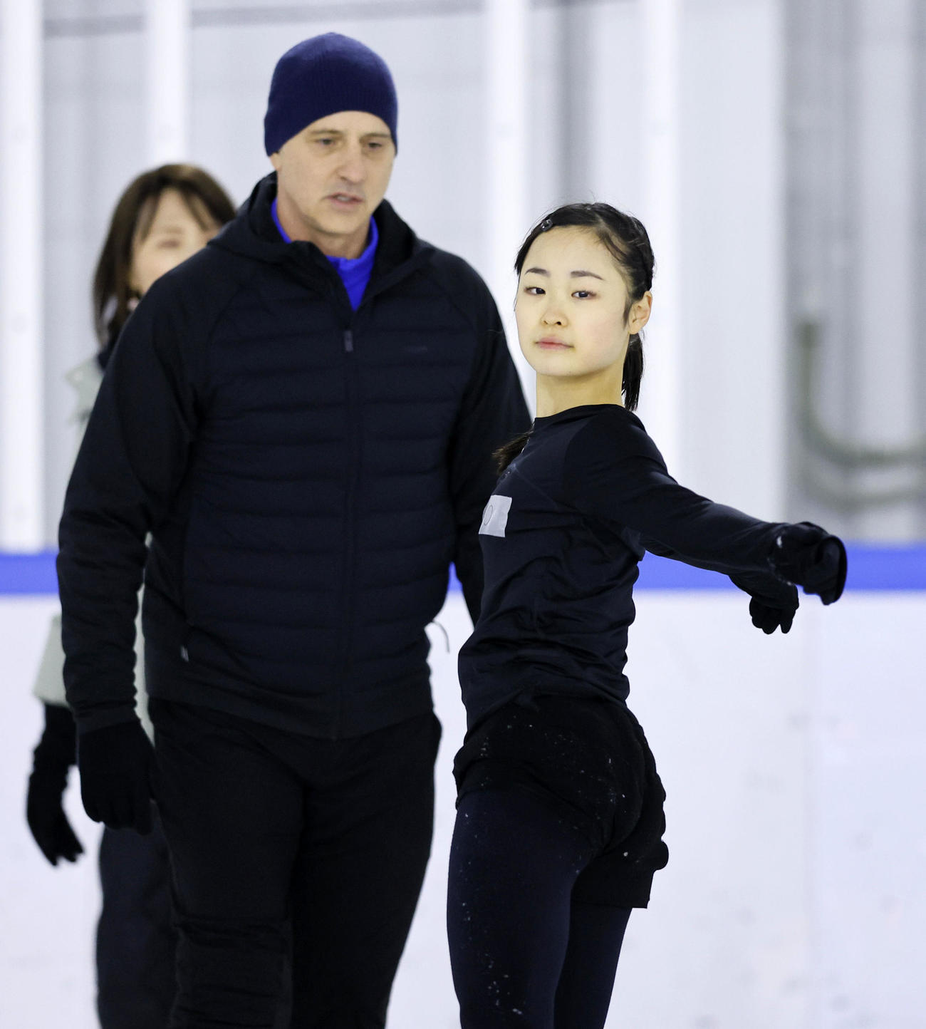 ブライアン・ボイタノ氏の指導を受ける島田麻央（撮影・藤尾明華）