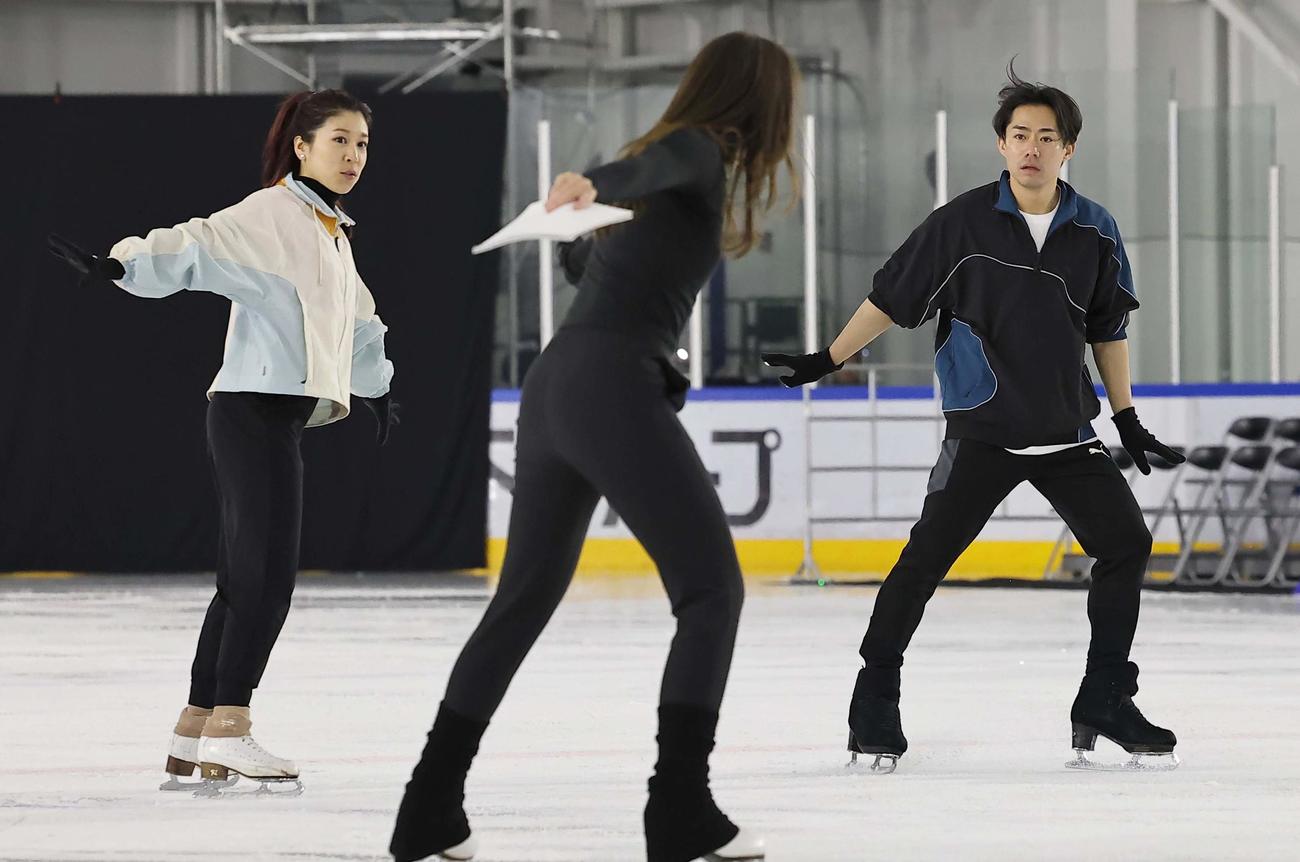 「ブルーム・オン・アイス2024」リハーサルをする高橋大輔（右）村元哉中ペア（撮影・上田博志）