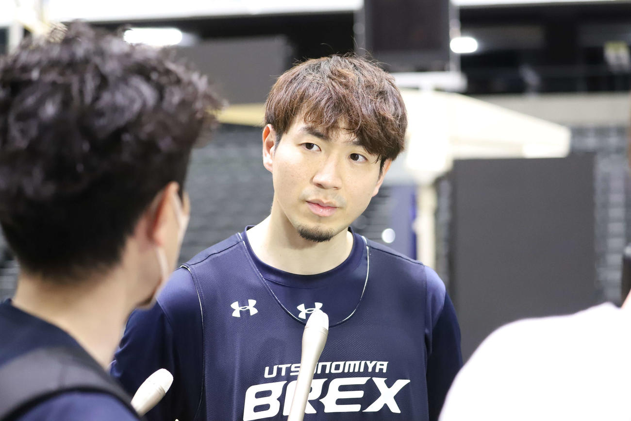 アルバルク東京との大一番を前にインタビューに応じた宇都宮の比江島慎（撮影・沢田啓太郎）