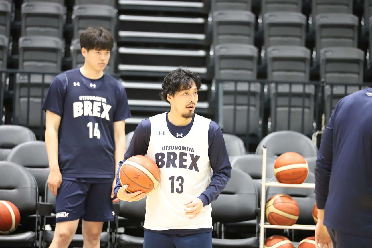 アルバルク東京との大一番を引き締まった表情で練習する宇都宮の渡邉裕規（撮影・沢田啓太郎）