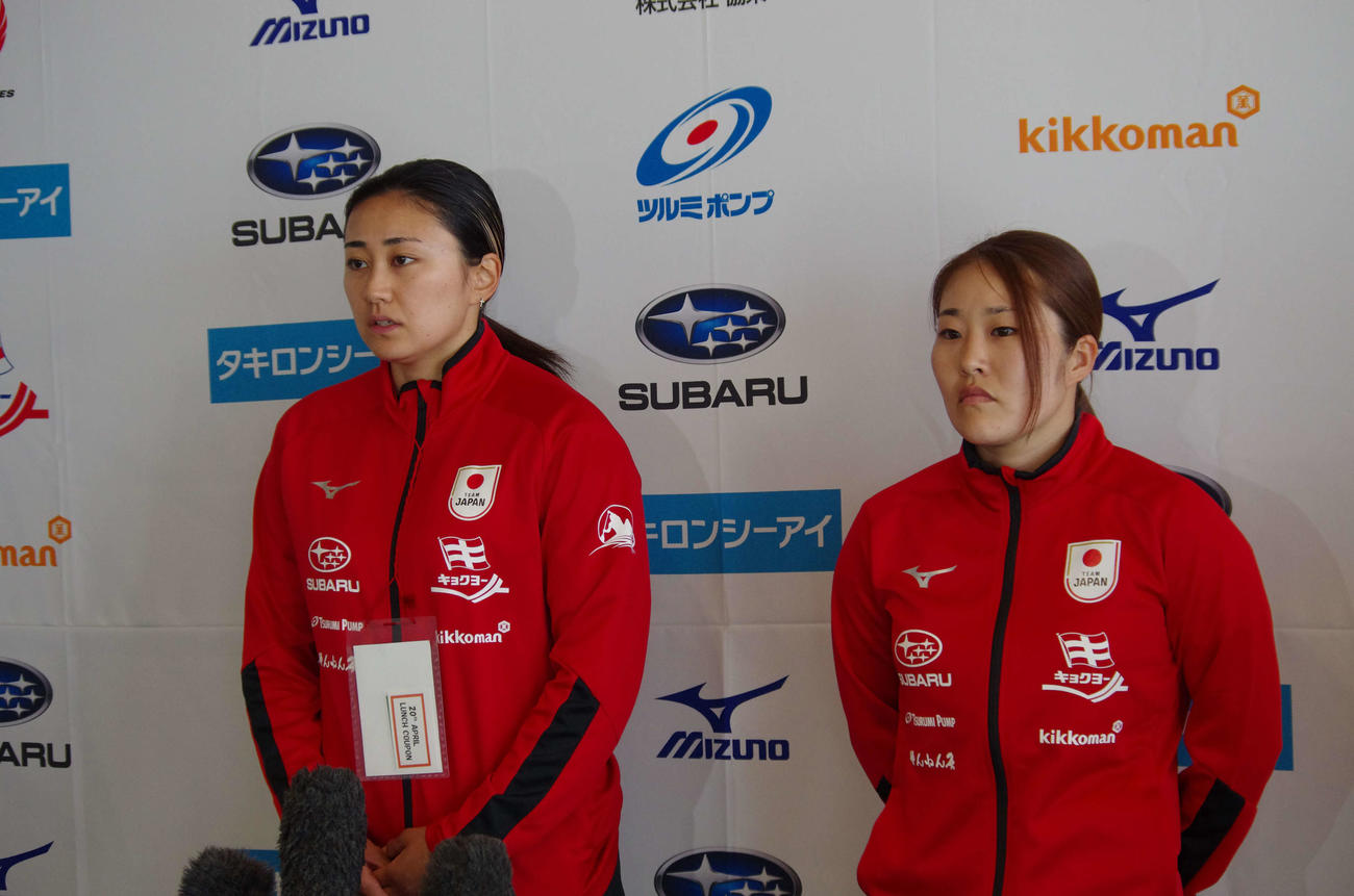 女子カナディアンペア500メートルの久保田（右）と桐明のペア