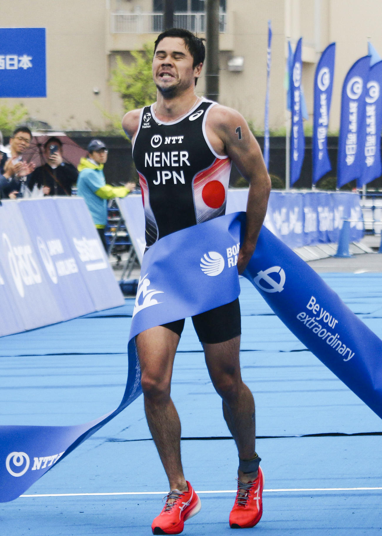 男子で優勝したニナー賢治（共同）