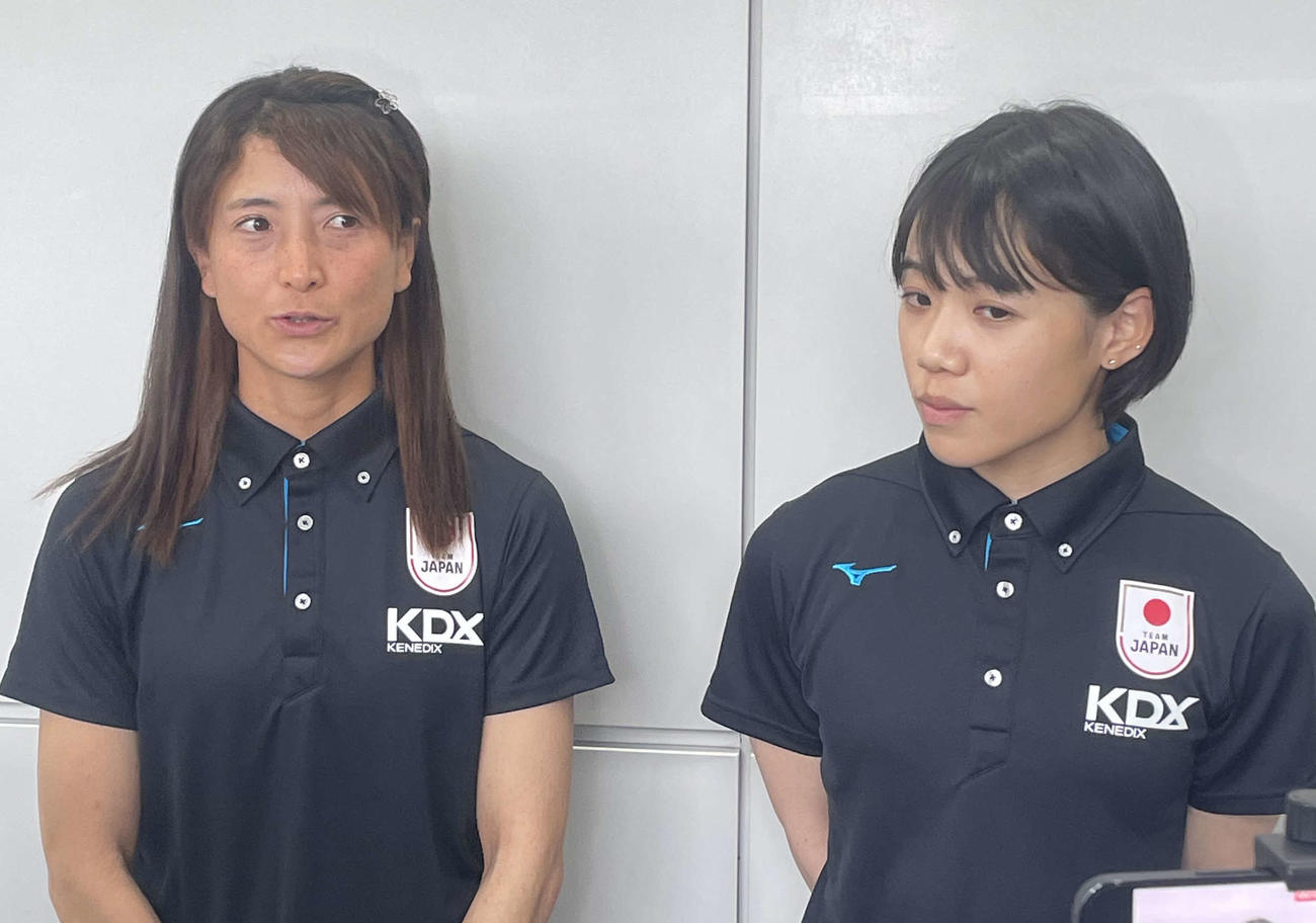 ローイング女子軽量級ダブルスカルでパリ五輪日本代表となった大石（左）と広内