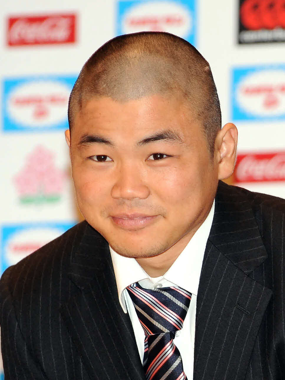 11年8月29日、ラグビー日本代表出発前会見に出席した田中