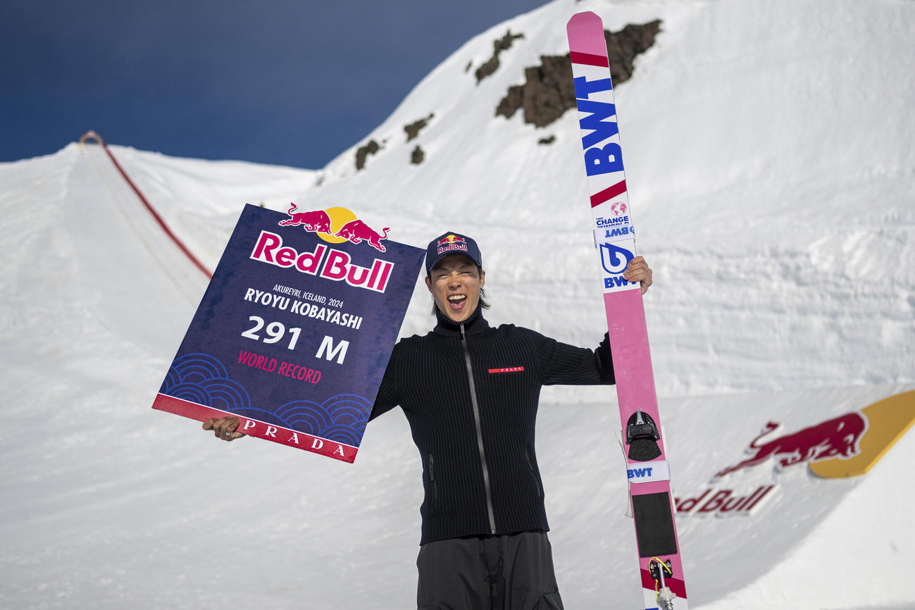 291メートルを飛んだ小林　（C）Joerg Mitter／Red Bull Content Pool
