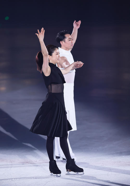 息の合った演技を披露し笑顔を見せる村元さん（左）、高橋さん組（撮影・足立雅史）