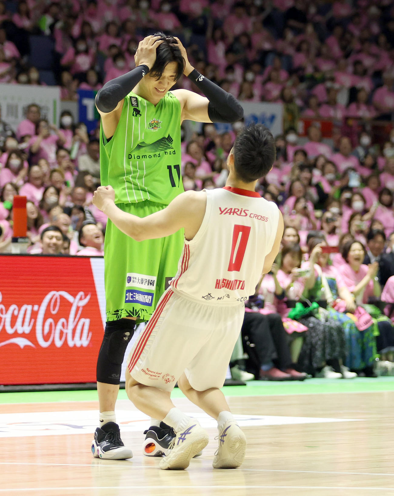 レバンガ北海道対A東京　第4Q、試合終了間際にシュートを放つも外し頭をかかえるレバンガ北海道桜井（撮影・佐藤翔太）