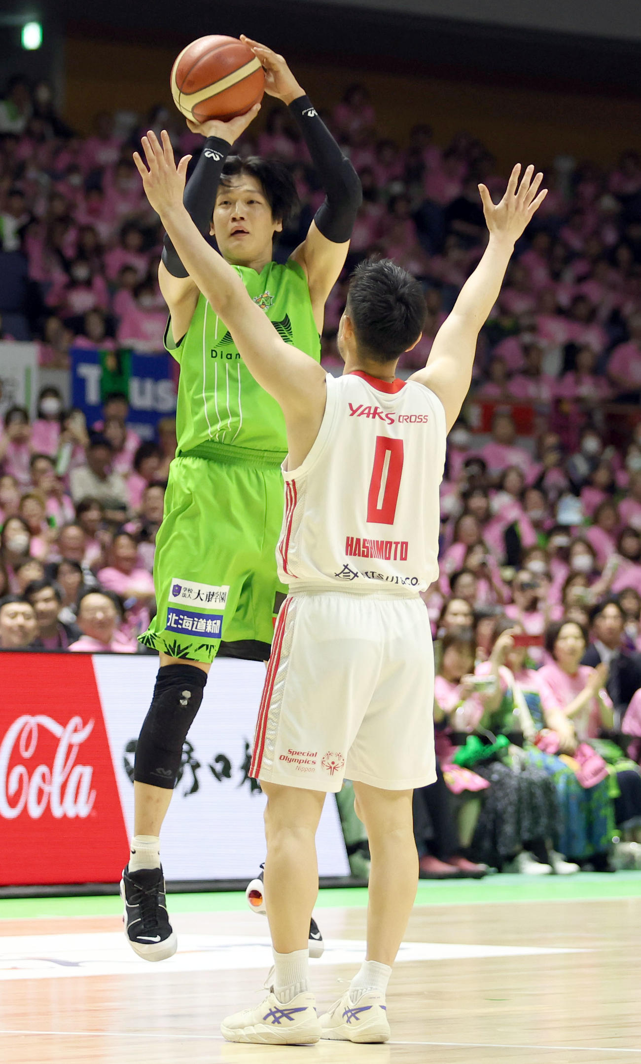 レバンガ北海道対A東京　第4Q、試合終了間際にシュートを放つレバンガ北海道桜井（撮影・佐藤翔太）