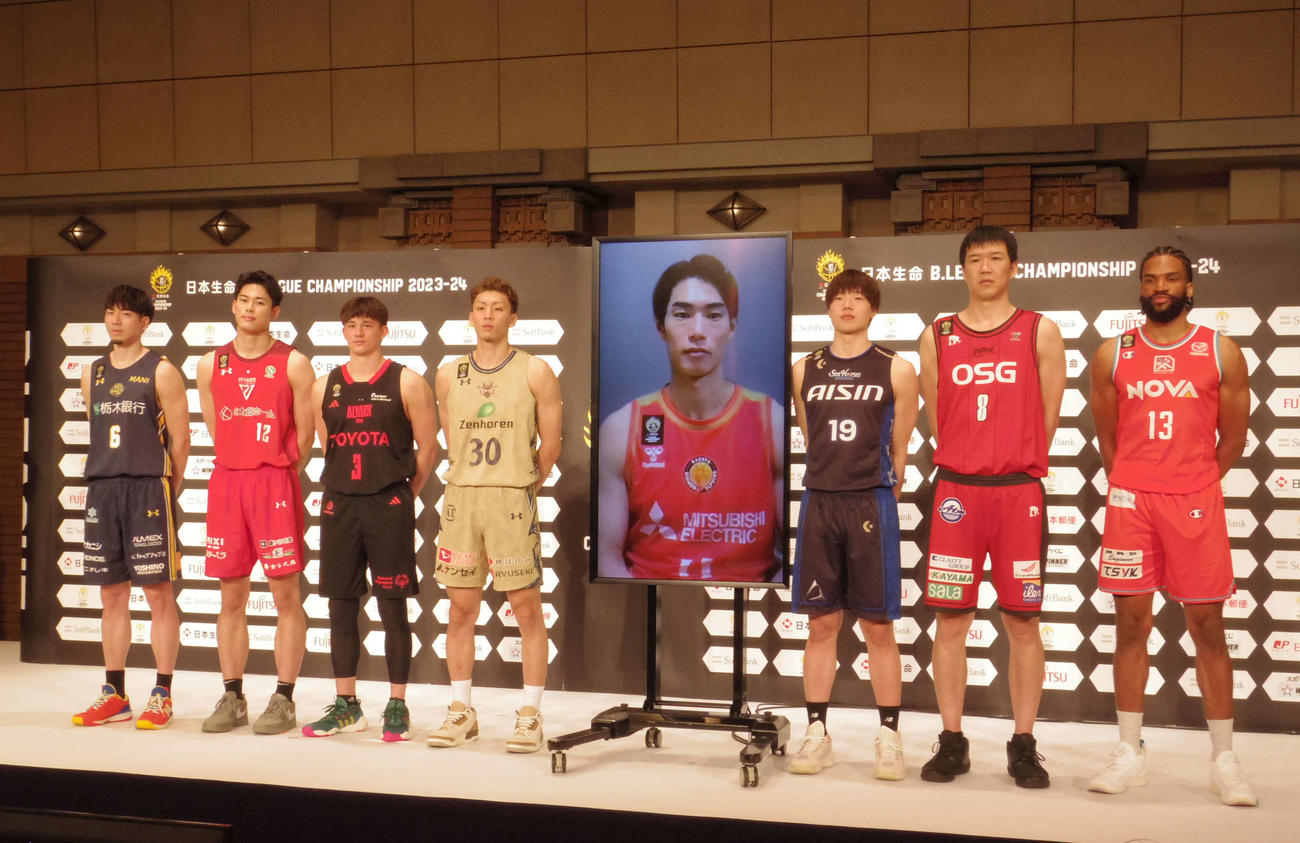 Bリーグのチャンピオンシップに進出した8チームの選手たち
