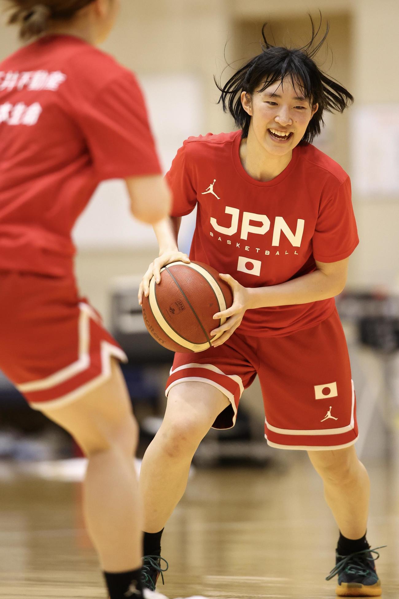 女子日本代表チームの第1次強化合宿に臨む■（■は糸ヘンに白）野（撮影・河田真司）