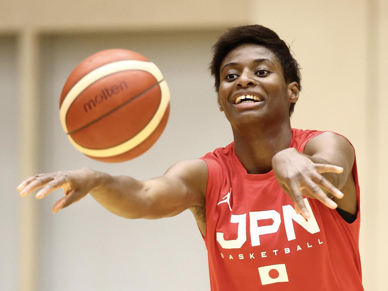 女子日本代表チームの第1次強化合宿に臨む馬瓜エブリン（撮影・河田真司）