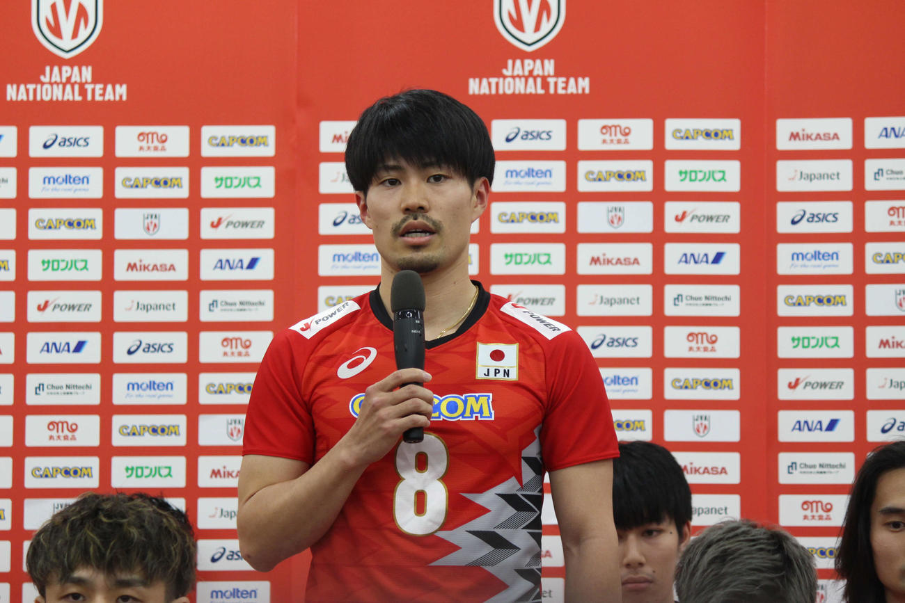 バレーボール男子日本代表のキックオフ会見に出席する関田（撮影・勝部晃多）