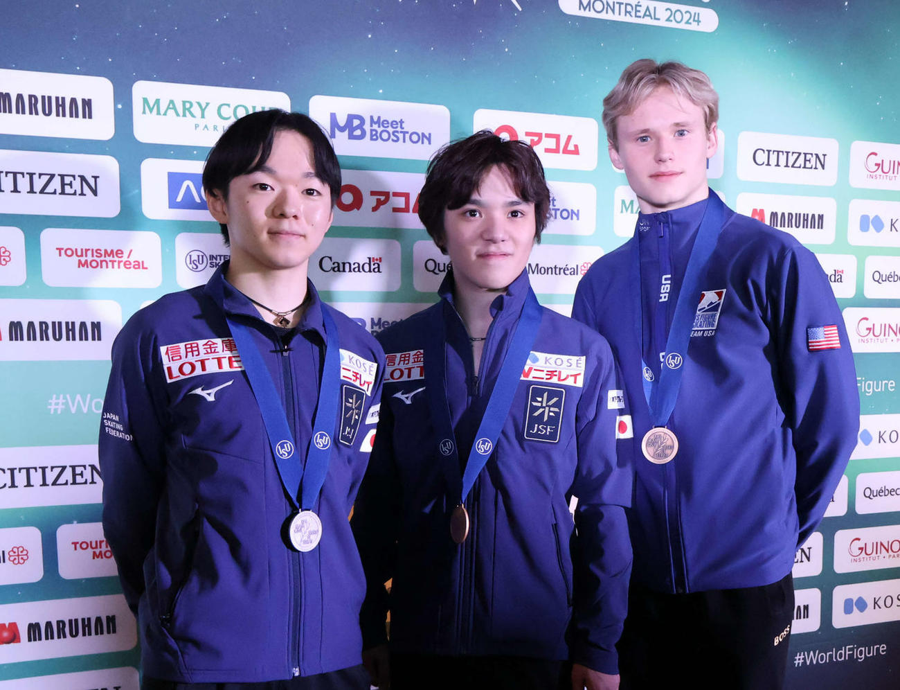 男子SP後の会見で並ぶ、左から鍵山、宇野、マリニン（2024年3月21日撮影）