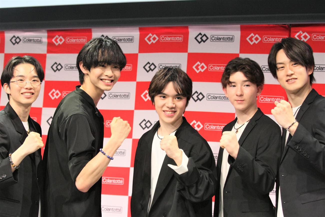 中京テレビ本社で開催された「コラントッテ」のイベントに出席した、左からフィギュアスケート男子の友野、島田、宇野、中田、山本（撮影・藤塚大輔）
