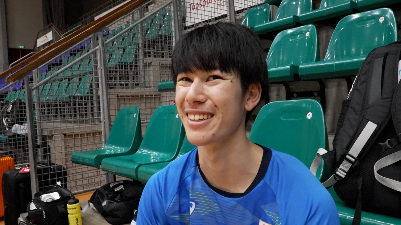 インタビューに応じる甲斐優斗（C）JVA