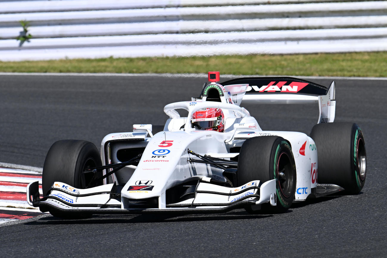 スーパーフォーミュラ第2戦　初優勝を飾った5号車牧野（撮影・林敢治）