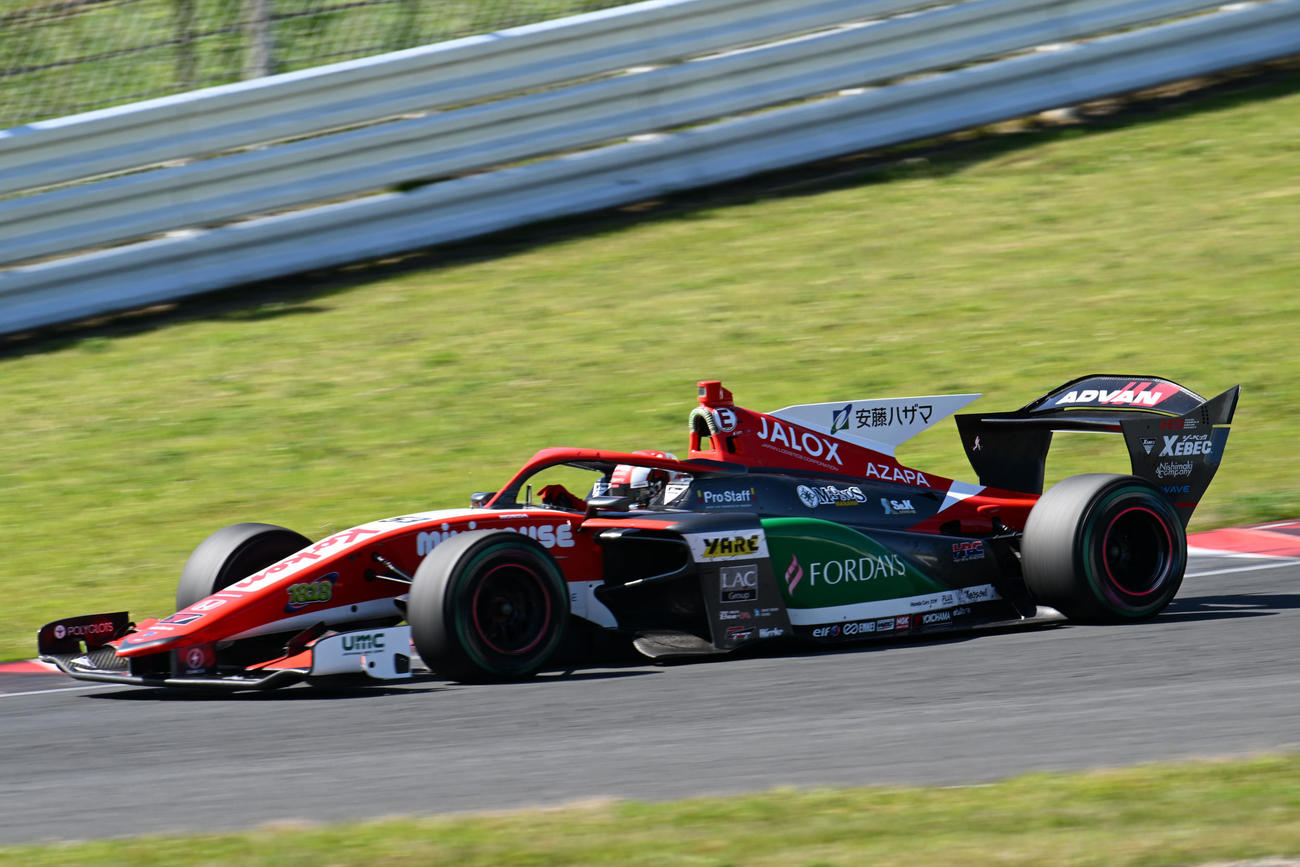 スーパーフォーミュラ第二戦　ジェットコースターストレートを通過した53号車Juju（撮影・林敢治）