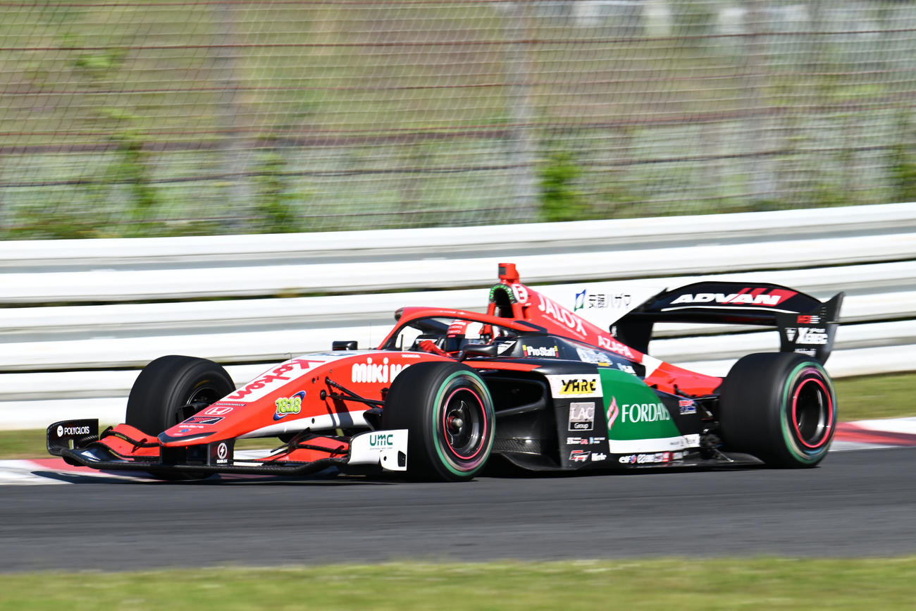 スーパーフォーミュラ第二戦　力強い走りを見せる53号車Juju（撮影・林敢治）