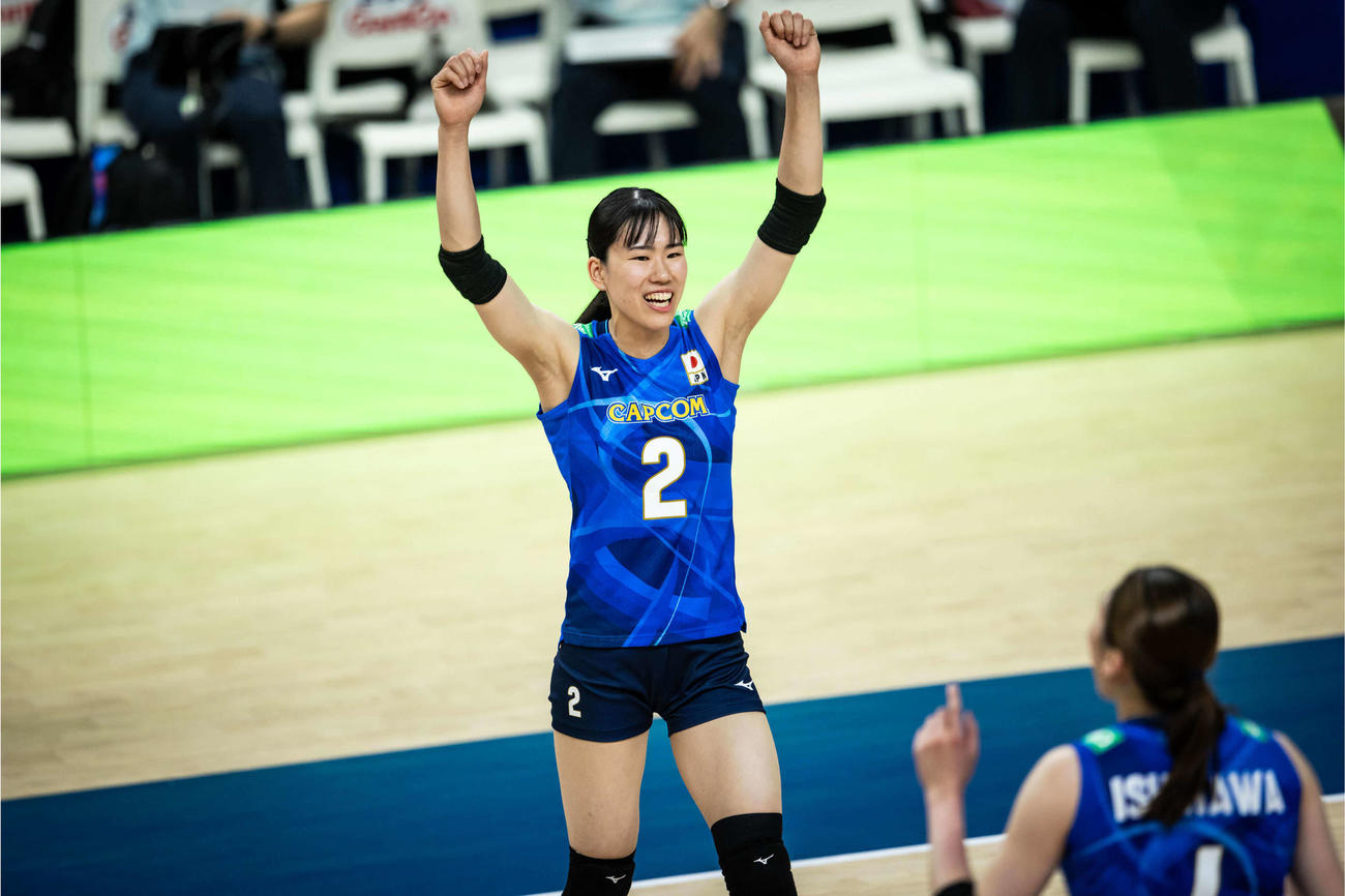 得点を喜ぶバレーボール女子日本代表の林（C）FIVB