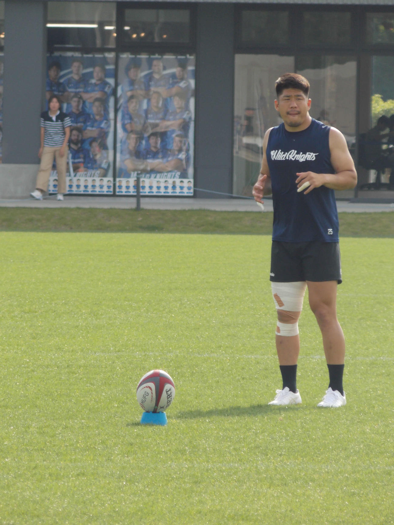 BL東京とのリーグワン決勝に向けてゴールキックを確認する埼玉松田（撮影・松本航）