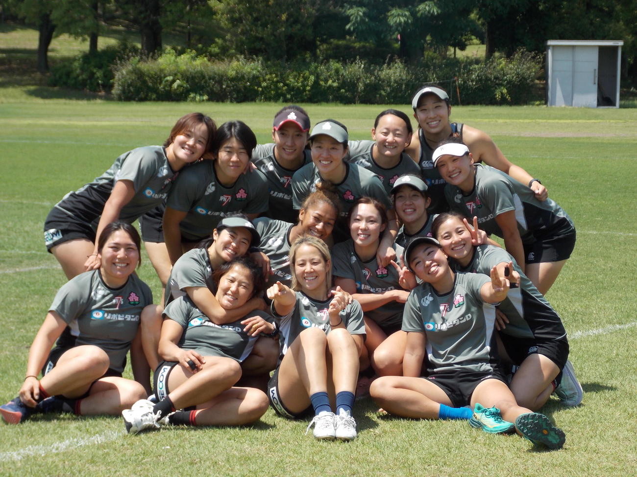 7人制女子日本代表候補の熊谷合宿で笑顔を見せる選手たち（撮影・松本航）
