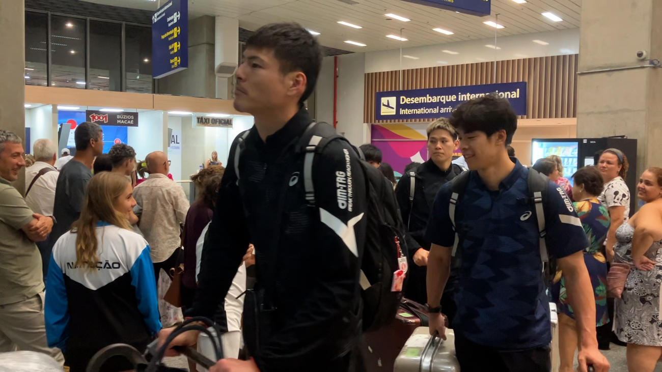 ブラジルに到着した男子日本代表（C）JVA