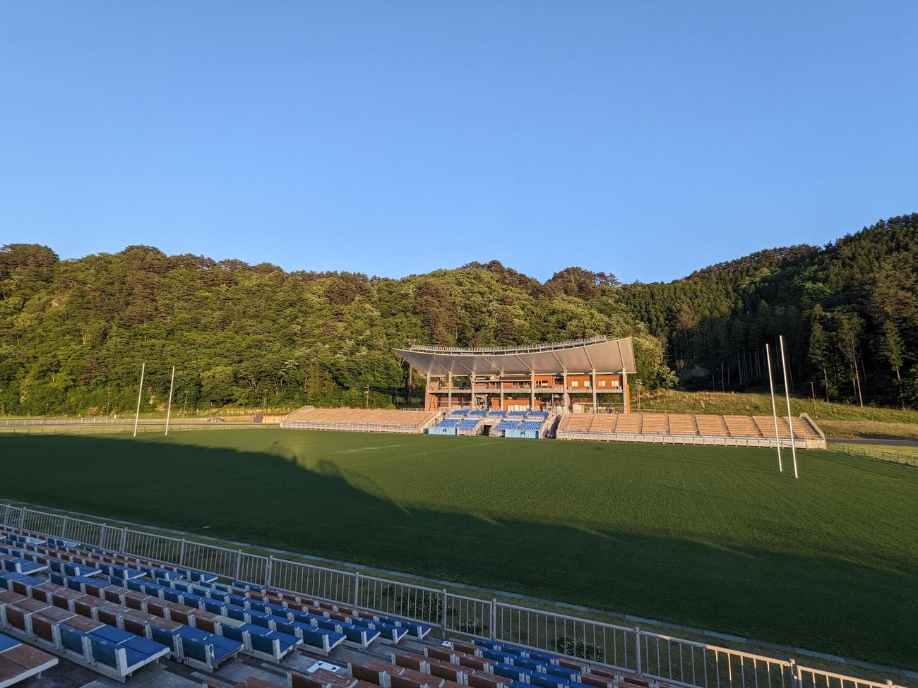 ラグビーをきっかけに整備された釜石鵜住居復興スタジアム（撮影・濱本神威）